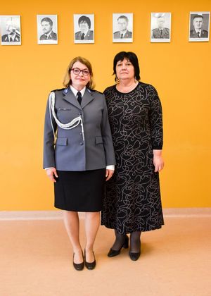 Na zdjęciu Pani nadkomisarz Izabela Cul wraz z Panią Bogusławą Bonte- Mazak.