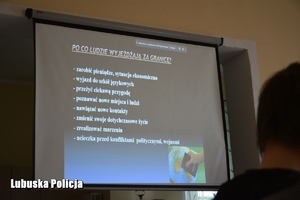 Prezentacja o handlu ludźmi.