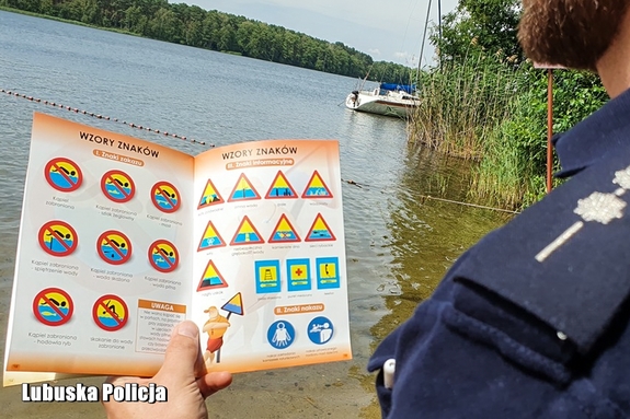 Bezpieczny wypoczynek nad wodą - policjanci przypominają o zasadach